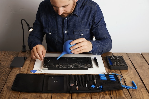 Cara Merawat Laptop Biar Awet Bertahun-tahun